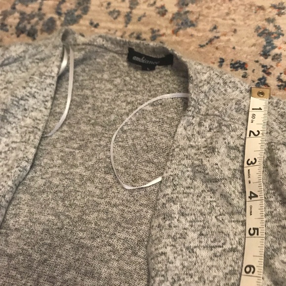 Sweater with pockets - Picture 5 of 6